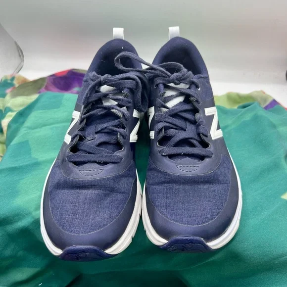 New Balance Cross Trainer - Picture 2 of 7